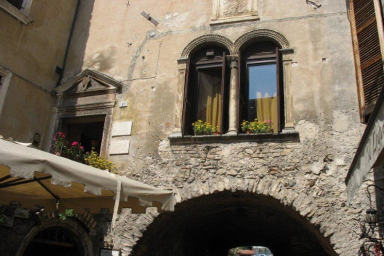 Palazzo Fregoso Apartment Garda  Exterior photo