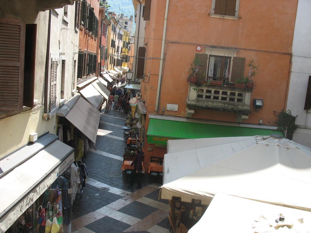 Palazzo Fregoso Apartment Garda  Room photo